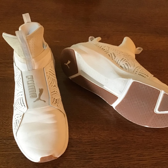 Puma Running Shoes - Picture 2 of 3